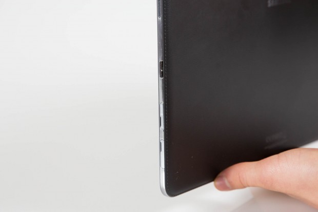 Das Tablet ist 8 mm dünn... (Bild: Fabian Hamacher/Golem.de)